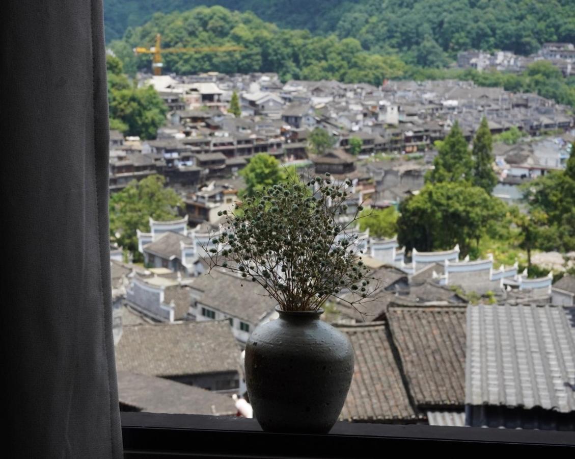 云起山居庭院观景民宿 Fenghuang Extérieur photo