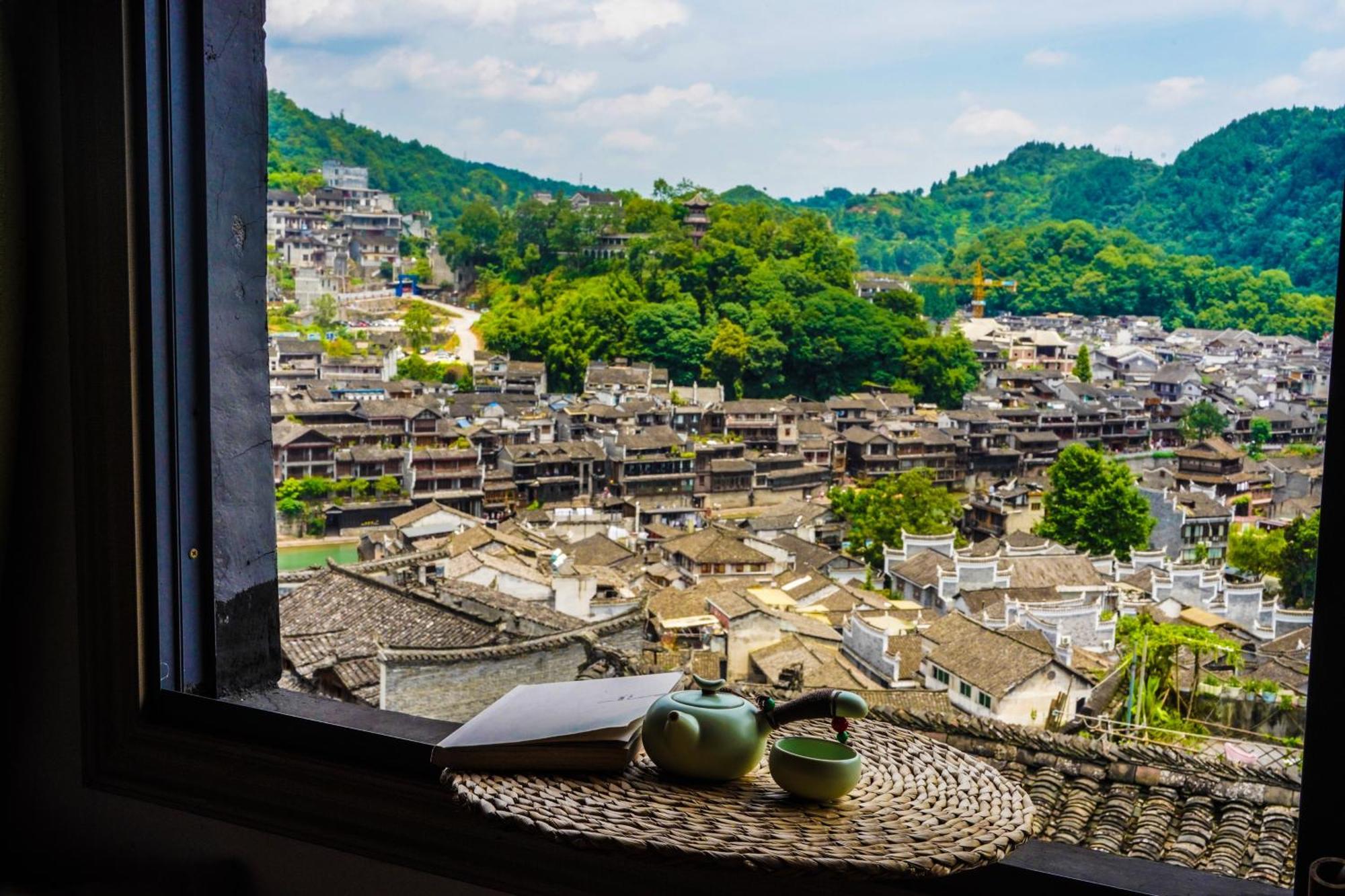云起山居庭院观景民宿 Fenghuang Extérieur photo