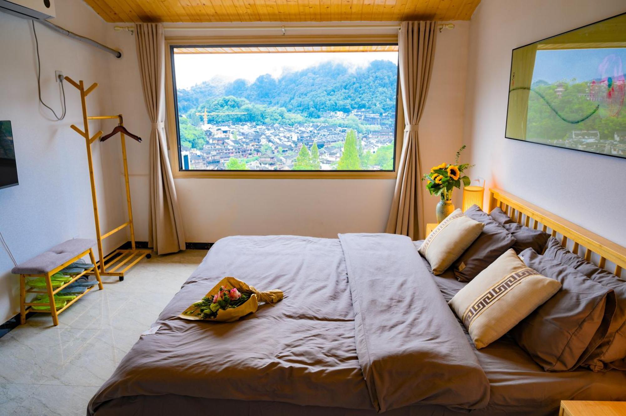 云起山居庭院观景民宿 Fenghuang Extérieur photo